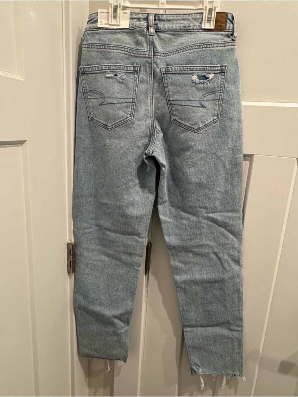 American Eagle Mom Jeans Size 4 27W Super High Rise Light Super Bleach Strigid - Picture 11 of 15